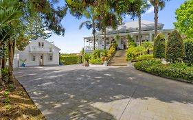 Western Springs Villa To Auckland Central Heritage Villa